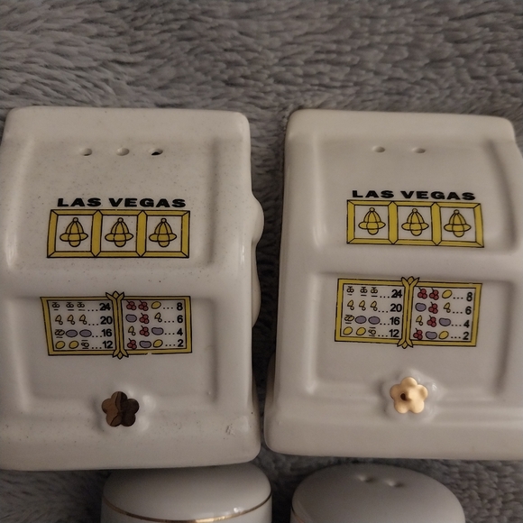 Vintage Las Vegas Ceramic Salt & Pepper Shaker Sets - Picture 3 of 6